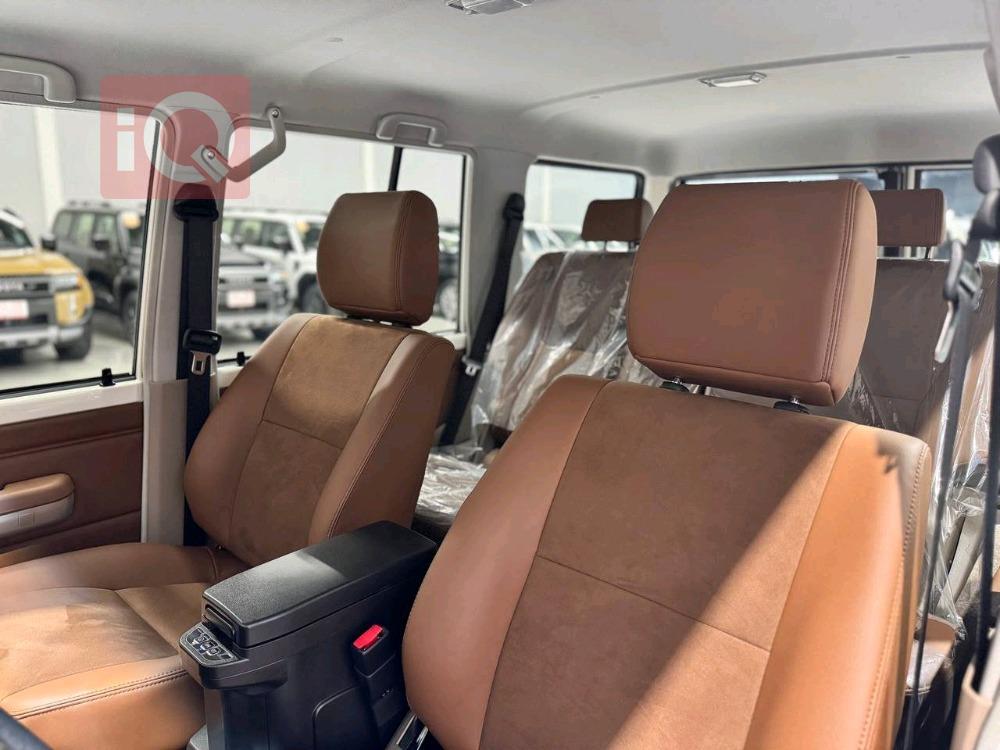 Toyota Land Cruiser 70